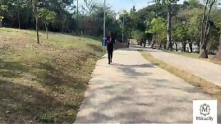 Brazilian Girl Casadinha safada, diz que vai correr e fode com amante do parque. Novinha safada, encontra o Tony Tigrão na praça e leva uma surra de rola do pauzudo.